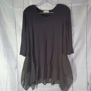 Pebble and Stone 3/4 Sleeve shirt with sheer bottom